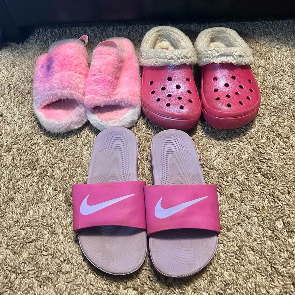 3 pairs of girls shoes